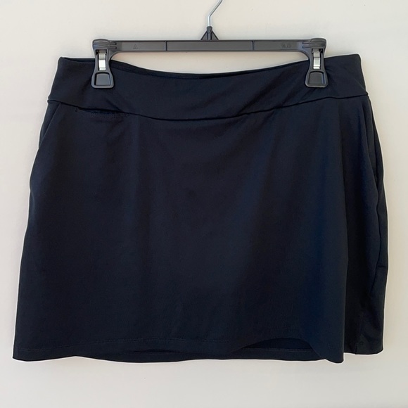 Nike Women's Black Dri-Fit Skort - Picture 1 of 4